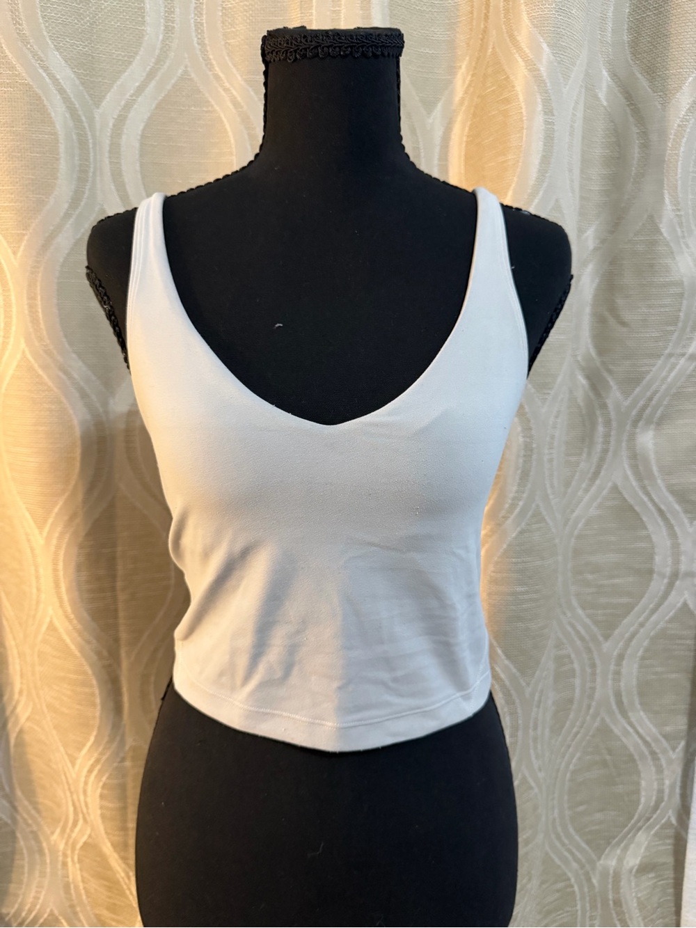 Lululemon White V-Neck Sleeveless Crop Tank Top - Classic Everyday Staple